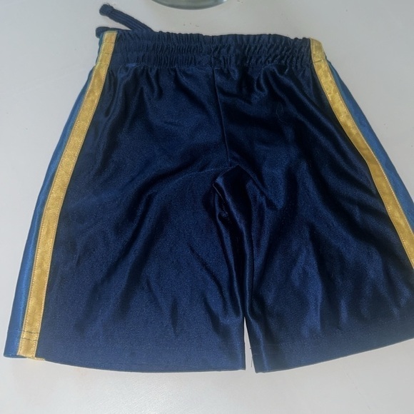 Gently used boys size 4 circle athletic shorts - Picture 3 of 3